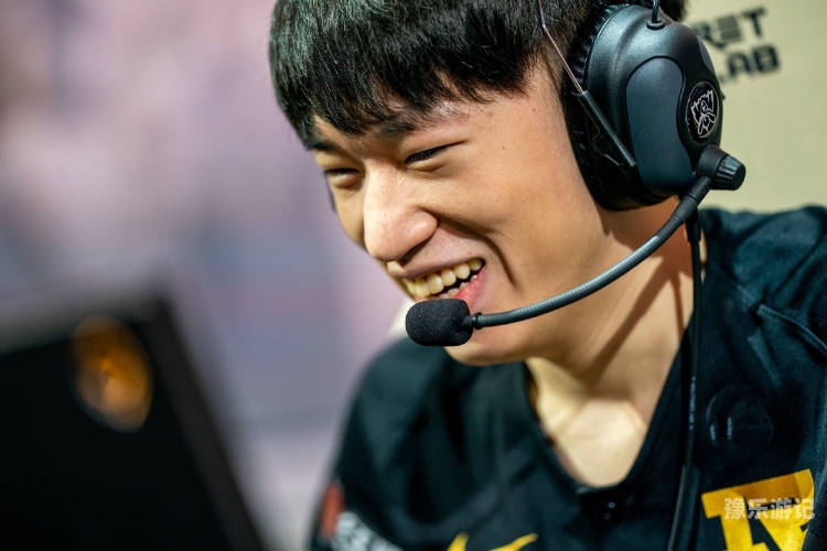 s3总决赛皇族 vs sktS3总决赛皇族VS SKT，中韩电竞巅峰对决的荣耀与遗憾