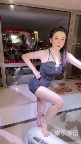 水蜜桃久久夜色下的国产精品