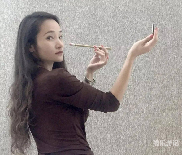 美女与文化传承，探索一道本在线的魅力与价值一道本官方